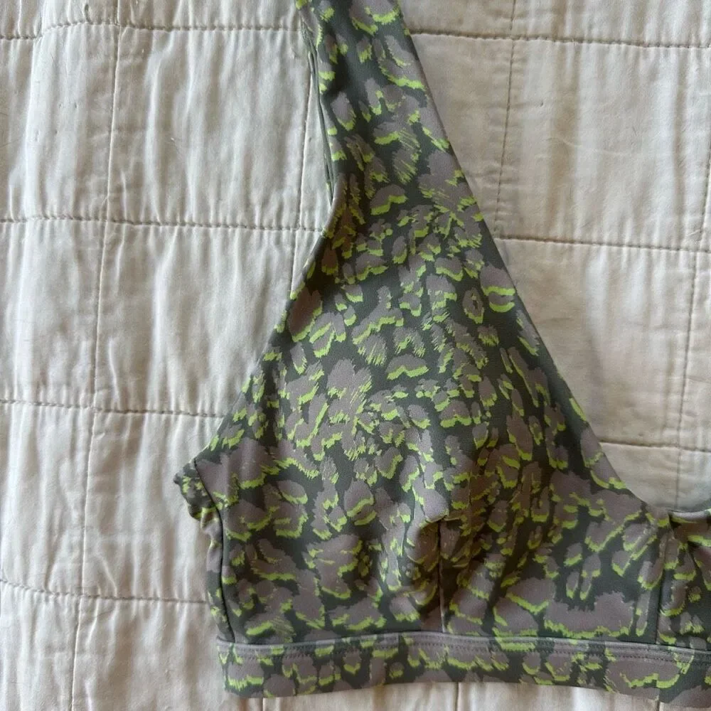 Lululemon Waterside V Swim Top in Wild Haven Multi Size XS NWOT